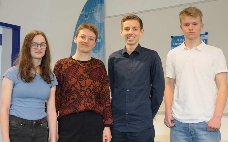 Zwei Schülerinnen und zwei Schüler vertreten Deutschland beim internationalen Wettbewerb in der Schweiz