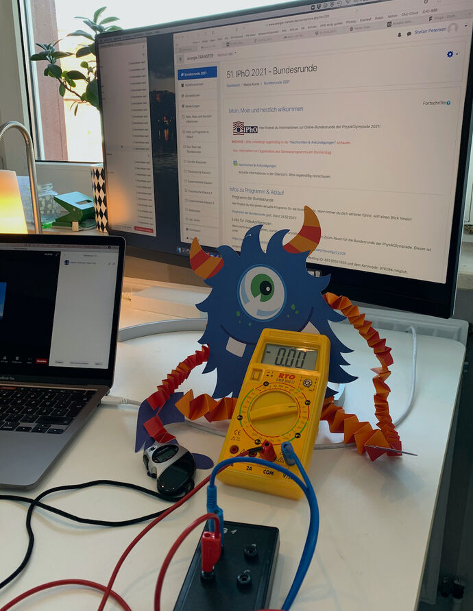Arbeitsplatz für die Online-Bundesrunde.