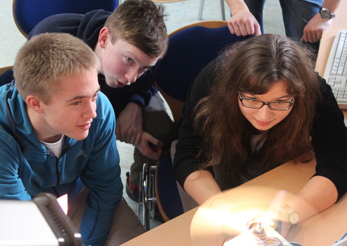 3. Runde der PhysikOlympiade am DLR Göttingen IPhO - IPN 3. Runde der PhysikOlympiade am DLR Göttingen