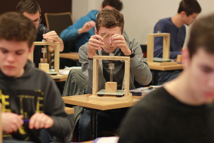 Experimentieren in der PhysikOlympiade.