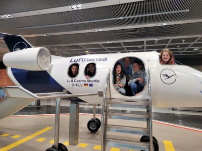 Nationalteam im Flugzeug IPN - IJSO